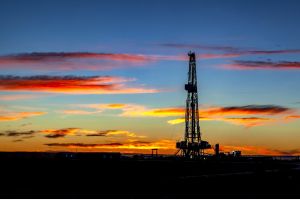 s oil 4713386 1280