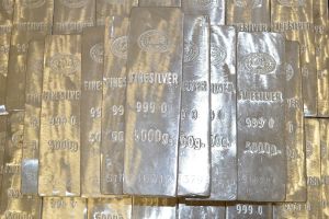 s silver 702537 1280